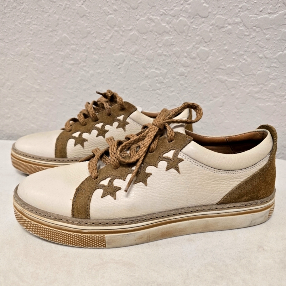 Lucchese Bootmaker Leather Sneakers Size 8 with Carmel Suede Star Trim